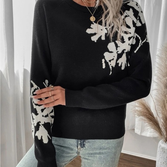 👁️New black floral print long sleeve sweater - Picture 2 of 6